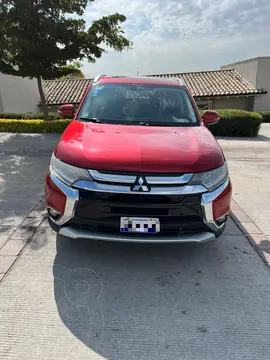 Mitsubishi Outlander 2.4L SE usado (2016) color Rojo precio $255,000