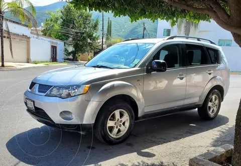 Mitsubishi Outlander 2.4L XLS usado (2008) color Gris precio $139,900