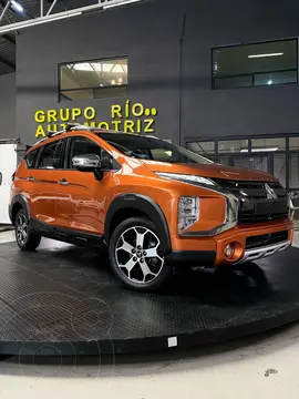 Mitsubishi Xpander 1.5L Cross usado (2022) color Naranja precio $329,000