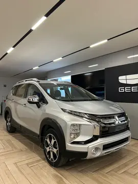 Mitsubishi Xpander 1.5L usado (2023) color plateado financiado en mensualidades(enganche $129,538 mensualidades desde $5,450)