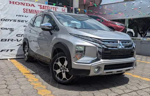 Mitsubishi Xpander 1.5L usado (2023) color plateado precio $310,000