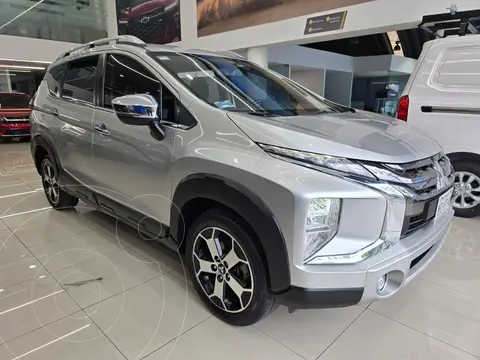 Mitsubishi Xpander 1.5L usado (2023) color plateado precio $294,499