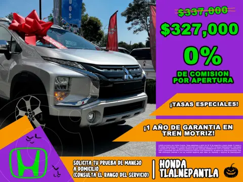 foto Mitsubishi Xpander 1.5L usado (2023) color plateado precio $327,000