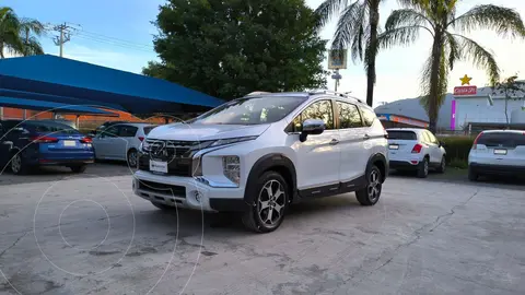 Mitsubishi Xpander 1.5L Cross usado (2022) color Blanco financiado en mensualidades(enganche $41,160 mensualidades desde $7,657)