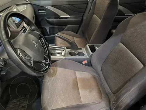 Mitsubishi Xpander 1.5L usado (2023) color plateado financiado en mensualidades(enganche $140,030 mensualidades desde $6,111)