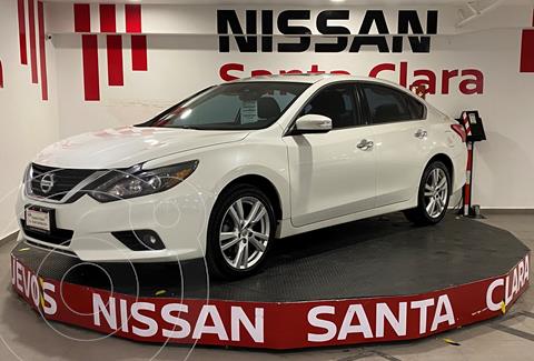 Nissan Altima Advance NAVI usado (2017) color Blanco precio $319,900