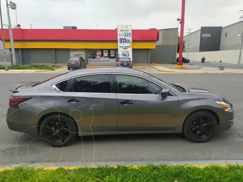 Nissan Altima Advance usado (2015) color Gris Oxford precio $160,000