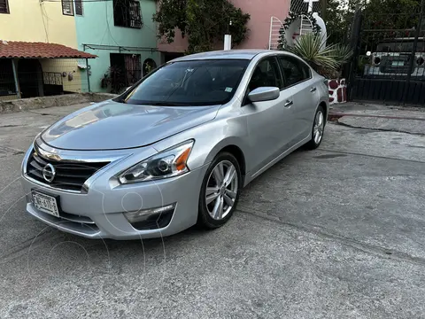 Nissan Altima Sense usado (2014) color Plata precio $160,000