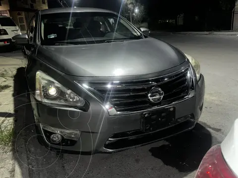 Nissan Altima Advance usado (2016) color Gris Oxford precio $130,000