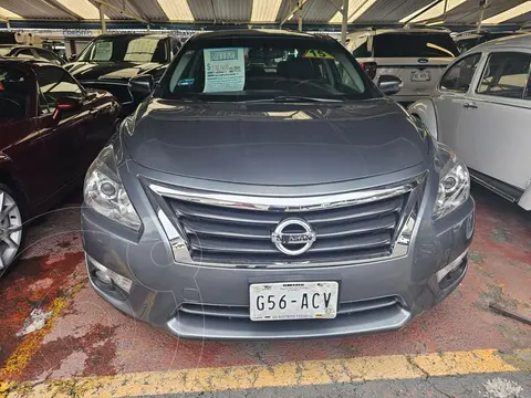 Nissan Altima Exclusive usado (2015) color Gris precio $176,500