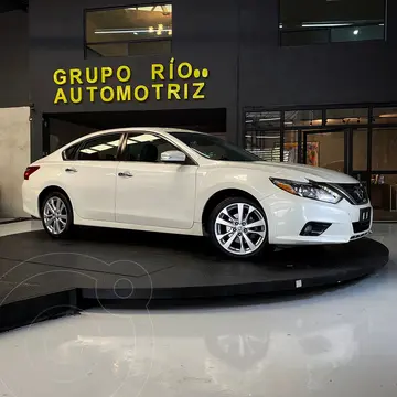 Nissan Altima Exclusive usado (2018) color Blanco precio $269,000