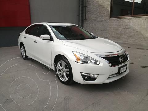 Nissan Altima Exclusive usado (2016) color Blanco precio $240,000