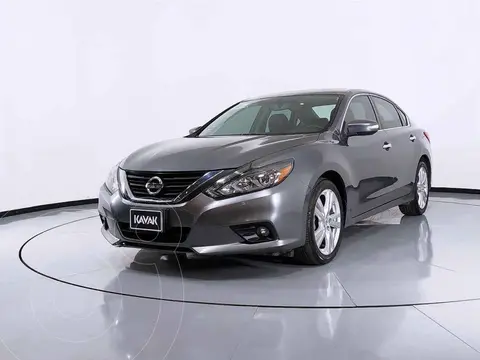 Nissan Altima Exclusive usado (2017) color Negro precio $300,999