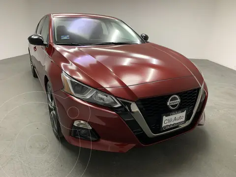Nissan Altima SR usado (2021) color Rojo precio $432,000