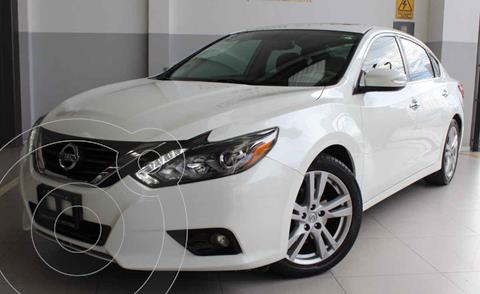 foto Nissan Altima Exclusive usado (2017) color Blanco precio $280,000