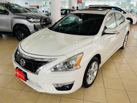 Nissan Altima Advance usado (2016) color Blanco precio $227,000