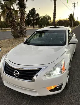 Nissan Altima Exclusive usado (2016) color Blanco precio $249,900