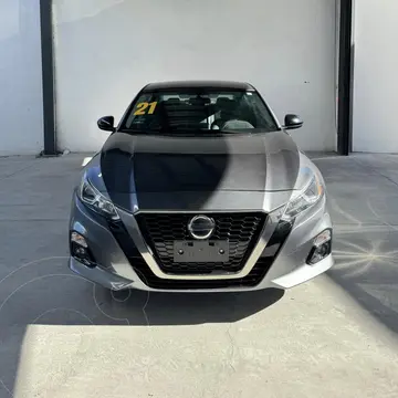 Nissan Altima 4 pts. SR, 2.0T, CVT, a/ac., VE del., RA-19 usado (2021) color GRIS OXFO precio $581,000