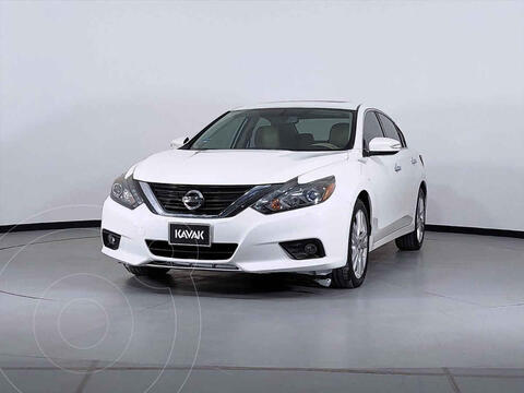 Nissan Altima Exclusive usado (2017) color Blanco precio $340,999