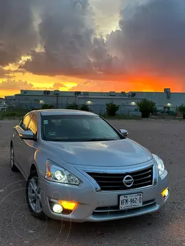 Nissan Altima Advance usado (2014) color Plata precio $145,500