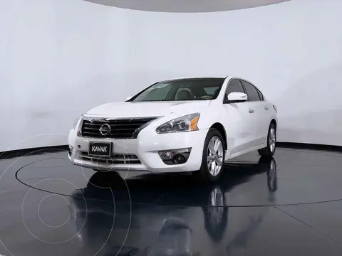 Nissan Altima Advance usado (2013) color Blanco precio $173,999