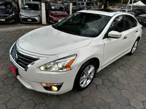Nissan Altima Advance NAVI usado (2015) color Blanco precio $197,000