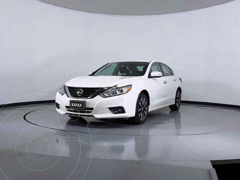 Nissan Altima Sense usado (2017) color Blanco precio $293,999