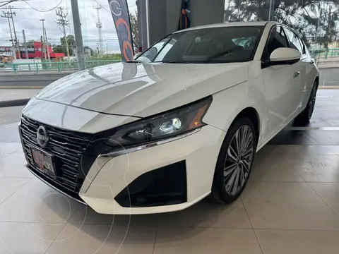 Nissan Altima Exclusive Turbo usado (2024) color Blanco precio $620,000