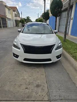 Nissan Altima Exclusive usado (2012) color Blanco precio $138,000