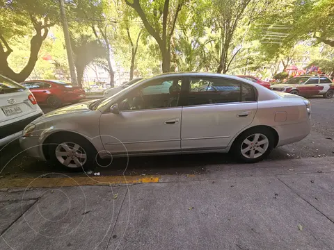Nissan Altima S 2.5L usado (2003) color Plata precio $75,000