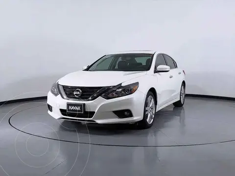 Nissan Altima Exclusive usado (2017) color Blanco precio $314,999