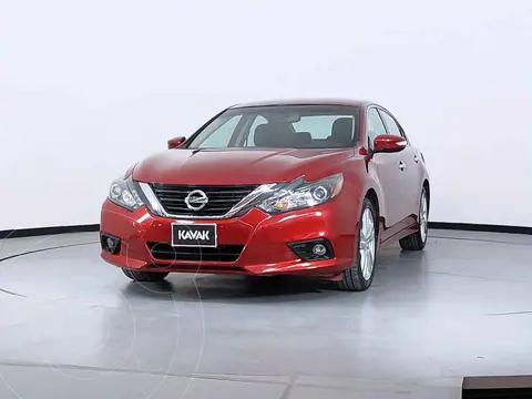 Nissan Altima Exclusive usado (2017) color Rojo precio $308,999