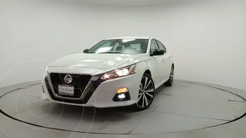 foto Nissan Altima Sport Turbo usado (2021) color Blanco precio $509,000