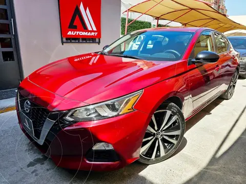 Nissan Altima SR usado (2020) color Rojo Burdeos precio $359,000