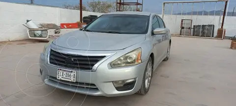 Nissan Altima Sense usado (2013) color Gris precio $96,999