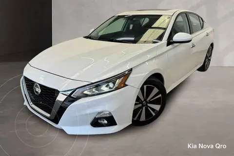 Nissan Altima Advance usado (2022) color Blanco financiado en mensualidades(enganche $94,012 mensualidades desde $8,070)