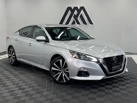 Nissan Altima Exclusive usado (2019) color plateado precio $319,900