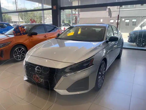 Nissan Altima Advance usado (2023) color plateado precio $510,000