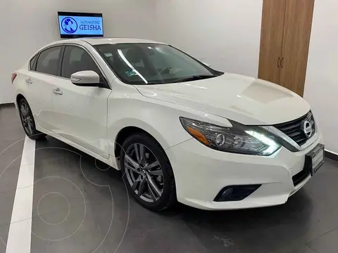 Nissan Altima Advance NAVI usado (2018) color Blanco precio $305,000