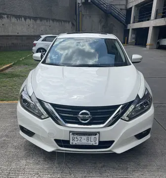 Nissan Altima Advance NAVI usado (2018) color Blanco precio $285,000