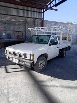 Nissan Estacas Largo TM5 usado (2000) color Blanco precio $80,000