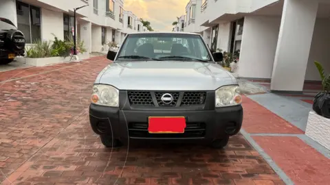 Nissan Frontier NP300 2.4L 4x2 Doble Cabina usado (2016) color Blanco precio $53.000.000