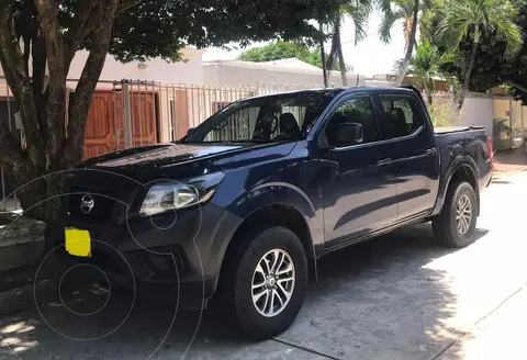 Nissan Frontier NP300 2.5L Sabanera DC 4x2 usado (2019) color Azul precio $82.000.000