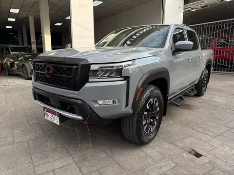 Nissan Frontier Pro-4X V6 4x4 Aut usado (2023) color Gris financiado en mensualidades(enganche $168,000 mensualidades desde $25,437)