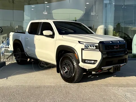 Nissan Frontier Pro-4X V6 4x4 Aut Std usado (2025) color Blanco Glaciar precio $879,000