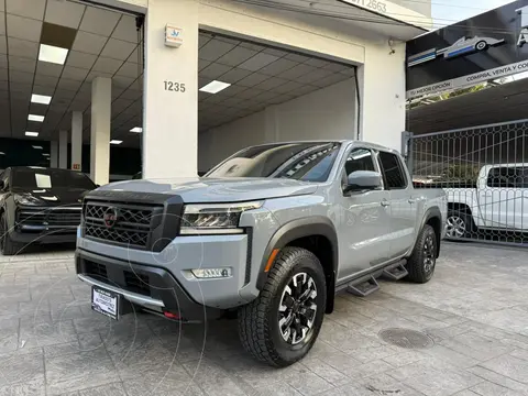 Nissan Frontier Pro-4X V6 4x4 Aut usado (2022) color Gris precio $669,900