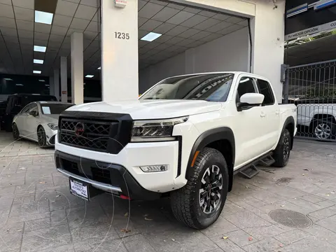 Nissan Frontier Pro-4X V6 4x4 Aut usado (2022) color Blanco precio $669,900