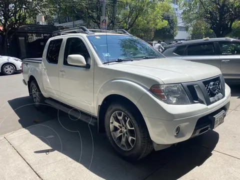 Nissan Frontier Pro-4X V6 4x2 usado (2017) color Blanco precio $330,000