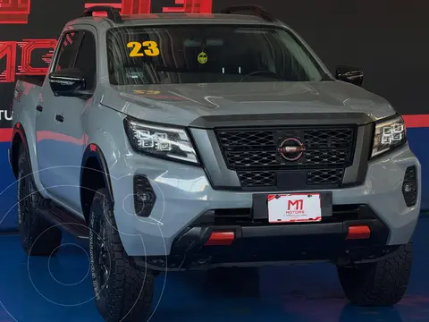 Nissan Frontier Pro-4X V6 4x4 usado (2023) color Gris Vulcano precio $615,000