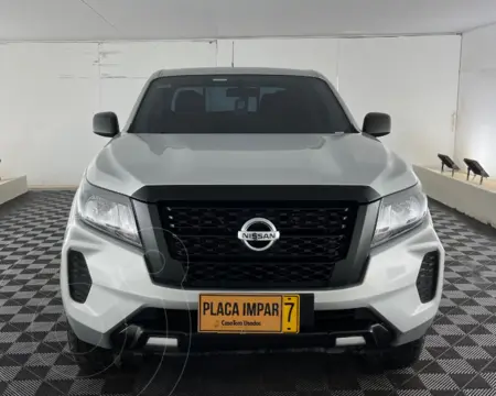 Nissan Frontier 2.5L Chasis 4x2 usado (2023) color Plata financiado en cuotas(cuota inicial $20.000.000 cuotas desde $2.743.608)